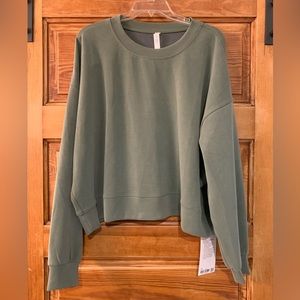 NWT LULULEMON SOFTSTREME PERFECTLY OVERSIZED CROPPED CREW